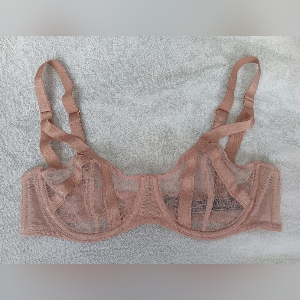 Victoria's Secret Very Sexy Nude Mesh Unlined Balconet Bra. 34C.